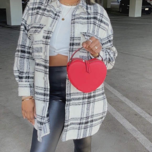 ‼️ New Heart Bag w Shoulder Strap - Picture 4 of 5